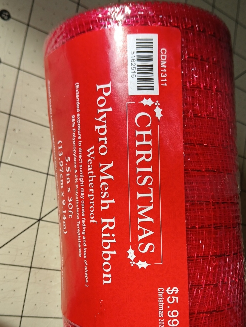 Deco Mesh - Red - Picture 5 of 5